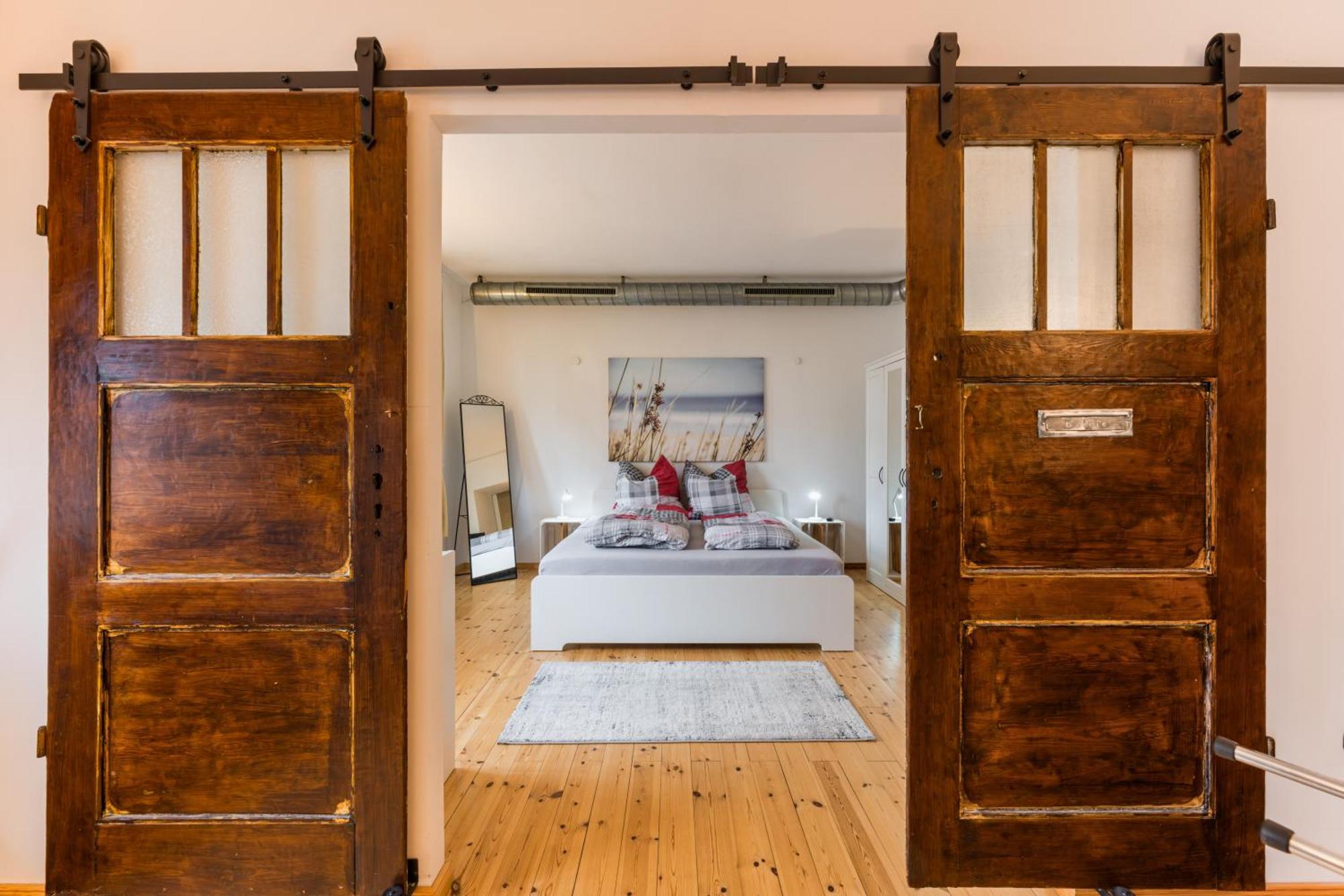 Exklusive Und Grosszuegige Wohnung 140 Qm In Magdeburg Top-Lage Mit Kicker Fuer Bis Zu 8 Personen Exterior photo